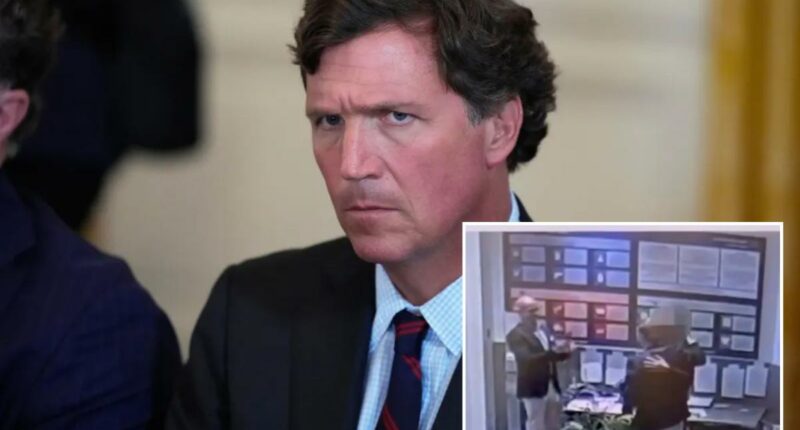 Tucker Carlson seen posing for photo with Israeli airport staff in viral video of purported 'detainment'