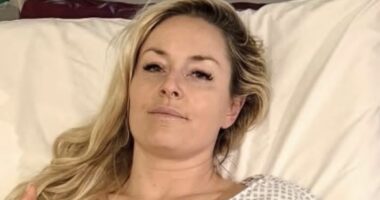 Vonn's 'primary goal is to keep her leg', knee specialist warns