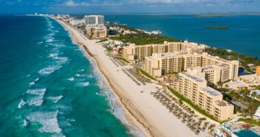 Warning to Aussies in tourist hotspot after drug boss killed in shootout