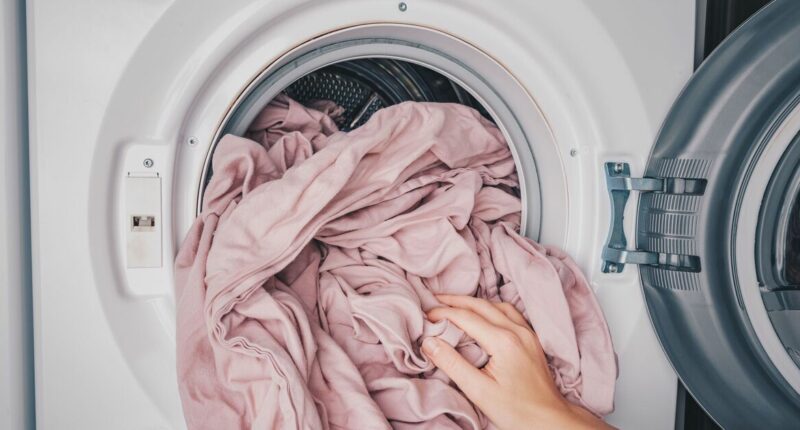 'Best' temperature to wash your bed sheets if you want them clean and free of germs