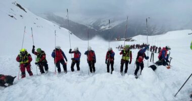 2 dead, dozens trapped from avalanche in Northern Italy
