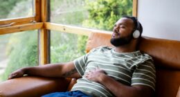 £5 off when you spend £25 at Holland & Barrett