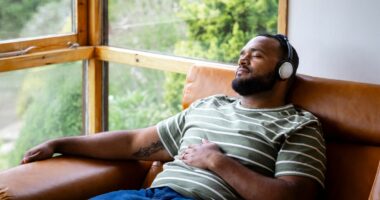 £5 off when you spend £25 at Holland & Barrett