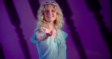 Actress Carrie Anne Fleming dies aged 51