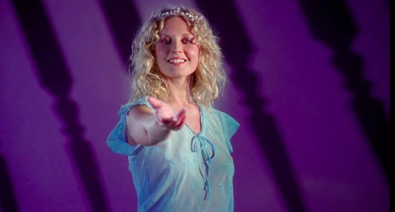 Actress Carrie Anne Fleming dies aged 51