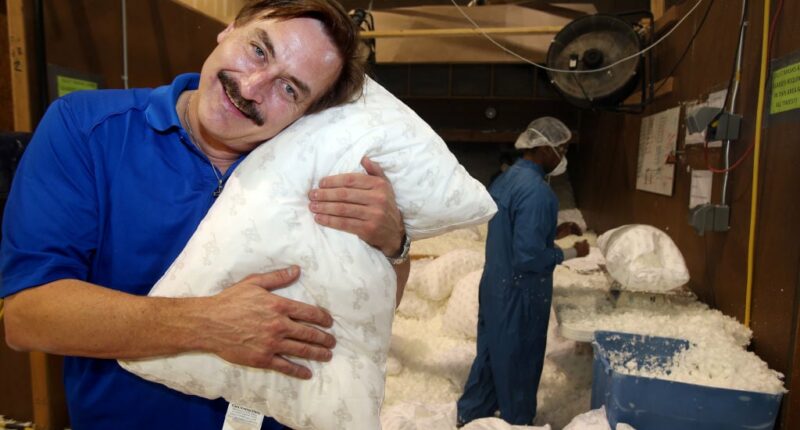 Celebrity Net Worth logo