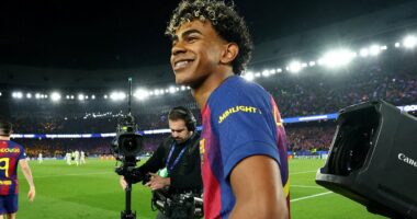 Barcelona 7-2 Newcastle (8-3 on agg): Eddie Howe's side produce dog's dinner in defence in record European defeat