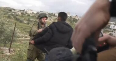 CNN journalist put in CHOKEHOLD by Israeli soldiers before detained