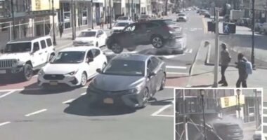 Car smashes into scaffolding outside NY Buffalo Wild Wings