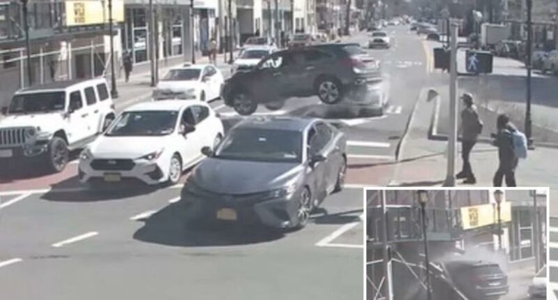 Car smashes into scaffolding outside NY Buffalo Wild Wings