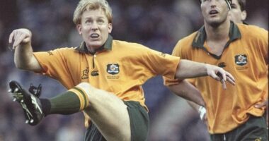 David Knox was one of rugby's greats during the golden age of the Wallabies. Now he's accused of a bizarre rampage against his apartment block neighbour