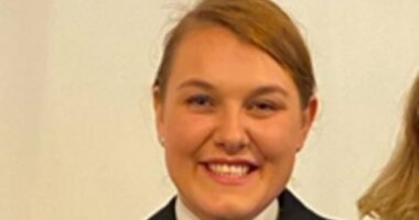 'Disinhibited' policewoman who 'cupped man's groin' avoids sack