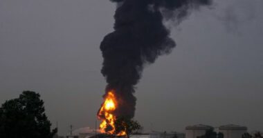 Dubai airport shut as Iran hits Gulf neighbours, keeps stranglehold on oil shipping