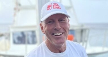 Experienced British diver dies while trying to retrieve a submerged vehicle from Canada's Lake Erie