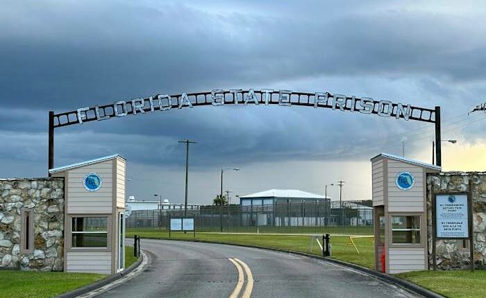 Florida Supreme Court halts the execution of police officer convicted of raping and murdering a girl