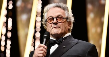 Celebrity Net Worth logo