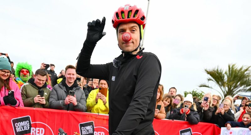 Greg James begins 1000km Red Nose Day bike challenge