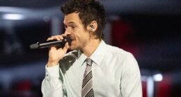 Harry Styles has the biggest global debut of his career as his fourth album Kiss All The Time. Disco, Occasionally reaches number 1 in 20 countries