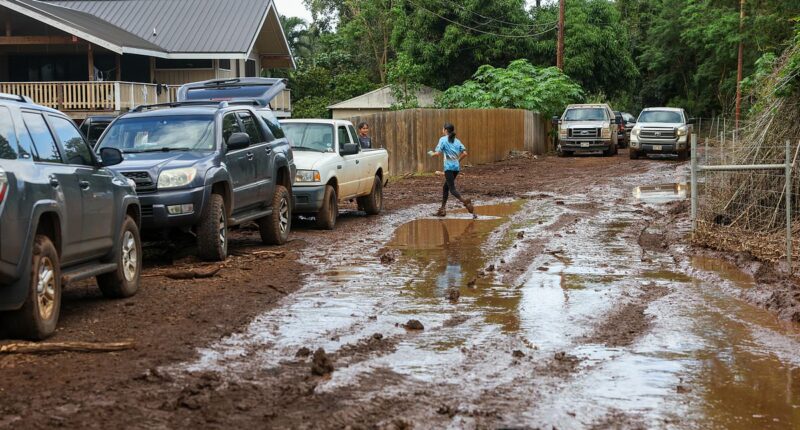Hawaii's worst flooding in 20 years causes $1 billion crisis