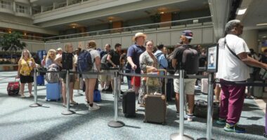 Homeland Security restarts Global Entry program after travelers faced long airport lines