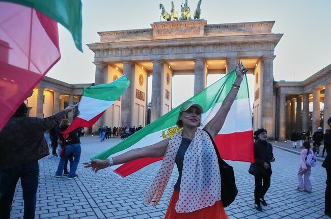 Hot Takes: Libertarian Brain Trust Dunks on Iranian Women Celebrating Freedom, and They Dunk Right Back