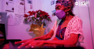 In Harlem living room, grieving mom's jazz tradition blends heart and soul