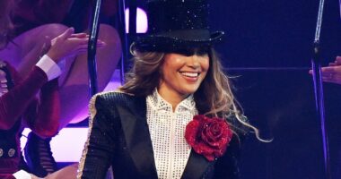 Jennifer Lopez nearly falls on her face during Vegas show dance number