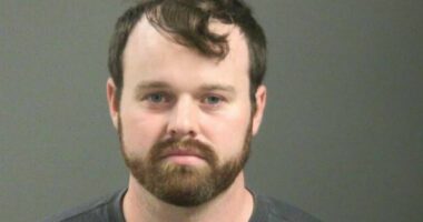 Josh Duggar reacts to brother's alleged sexual abuse of underage girl