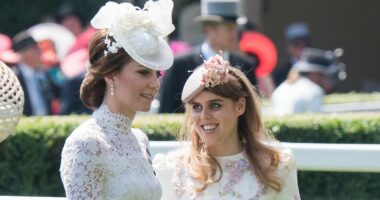 Kate's 'frosty' encounter with Beatrice, claims body language expert