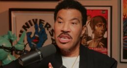 Lionel Richie blasts stars tiring of fans amid Chappell Roan drama