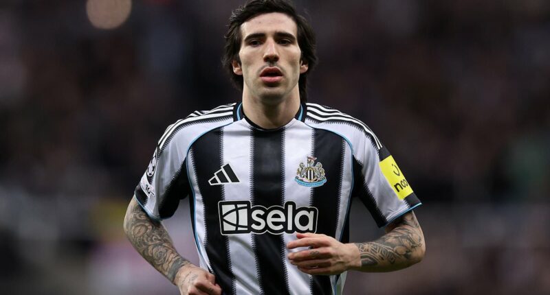 Man United Confidential: Revealed - the THREE midfielders on new transfer wishlist, why Benjamin Sesko has joined up with Slovenia squad, the REAL reason for Michael Carrick's anger at Bournemouth and the manager's latest match-day trick