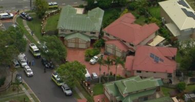 Man who 'threatened police with knife' shot dead by police at Brisbane home