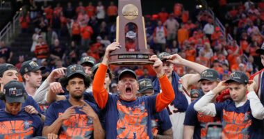 March Madness: Illinois to face UConn in its first Final Four in 21 years after teams beat Iowa, Duke in Elite Eight