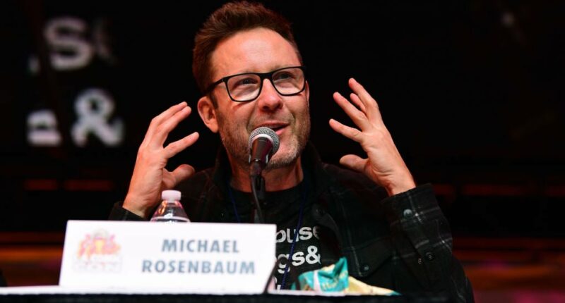 Celebrity Net Worth logo