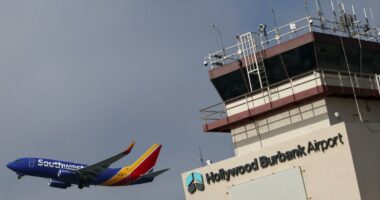 Near-collision at Burbank Airport helps lead FAA to change risky practice