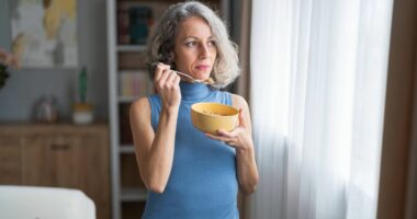 Nutritionist explains breakfast that 'lowers cholesterol naturally' and it's not fruit