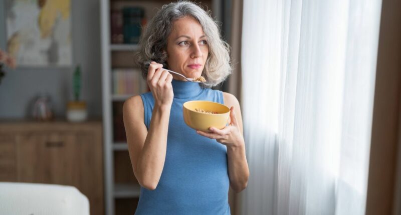 Nutritionist explains breakfast that 'lowers cholesterol naturally' and it's not fruit