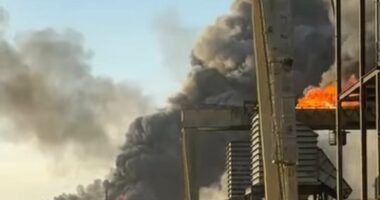 Oil refinery in Texas explodes into flames