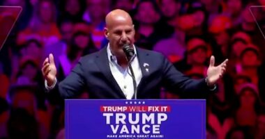 Radio host apologizes after calling NYC's Muslim mayor a 'cockroach'