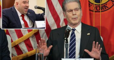 Sec. of Treasury visits Long Island to tout small business