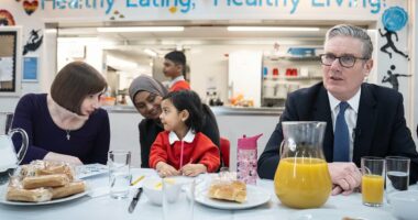 Starmer welcomes Trump's Iran ceasefire