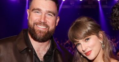 Taylor Swift and Travis Kelce make their awards show debut