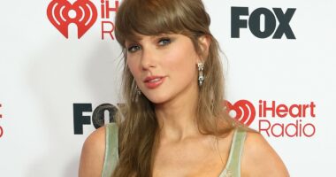 Taylor Swift debuts her music video for her Elizabeth Taylor song