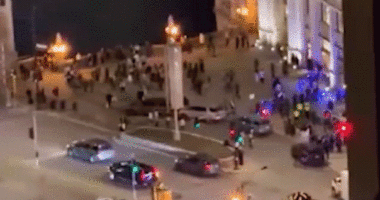 Teen mobs swarm downtown in chaotic takeover—fights erupt, cars targeted before curfew crackdown hits