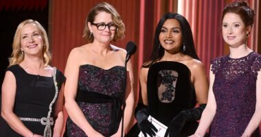The Office girls reunite at Actor Awards