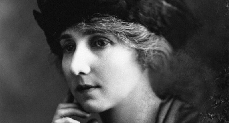 The aristocrat who rowed dozens to safety from the Titanic