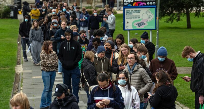 The vital facts that parents of teenagers or students need to know about deadly meningitis