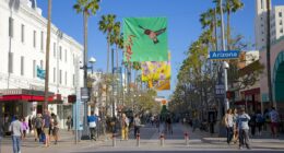 Tourists stunned by decline of once-glamorous California mall