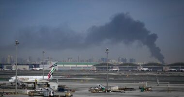 Travel disruption continues as flights from Australia to Middle East scrapped