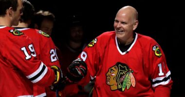Troy 'Muzz' Murray death: Former Chicago Blackhawks center, beloved broadcaster dies at 63 after cancer diagnosis